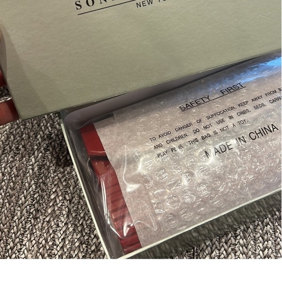 Red Lucite Resin Hard Clutch with Chain inside-boutique - Picture 11 of 12